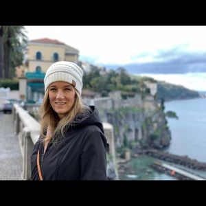 Meet your Posher, Sandy